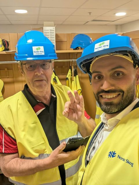 Thorolf Magnesen and Behnood Sjastad Fathi on a site visit, in hard hats and high-visibility vests